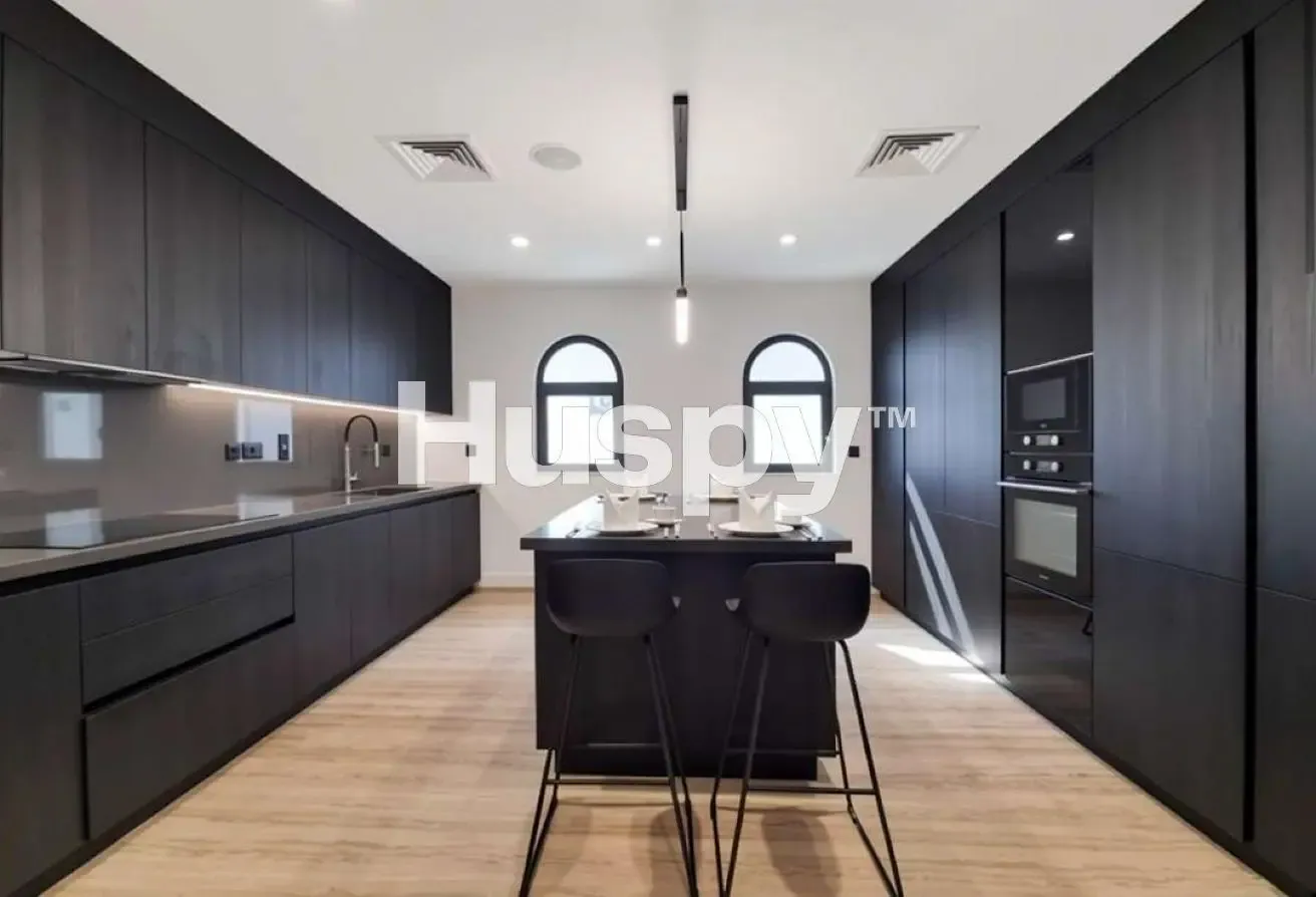 Upgraded | Furnished | Grand Foyer