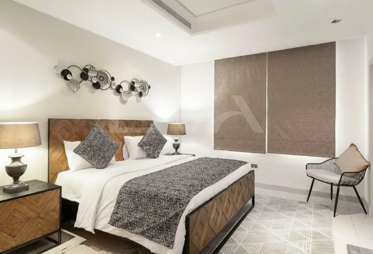 UPGRADED | CENTRAL ROTUNDA | FULLY FURNISHED