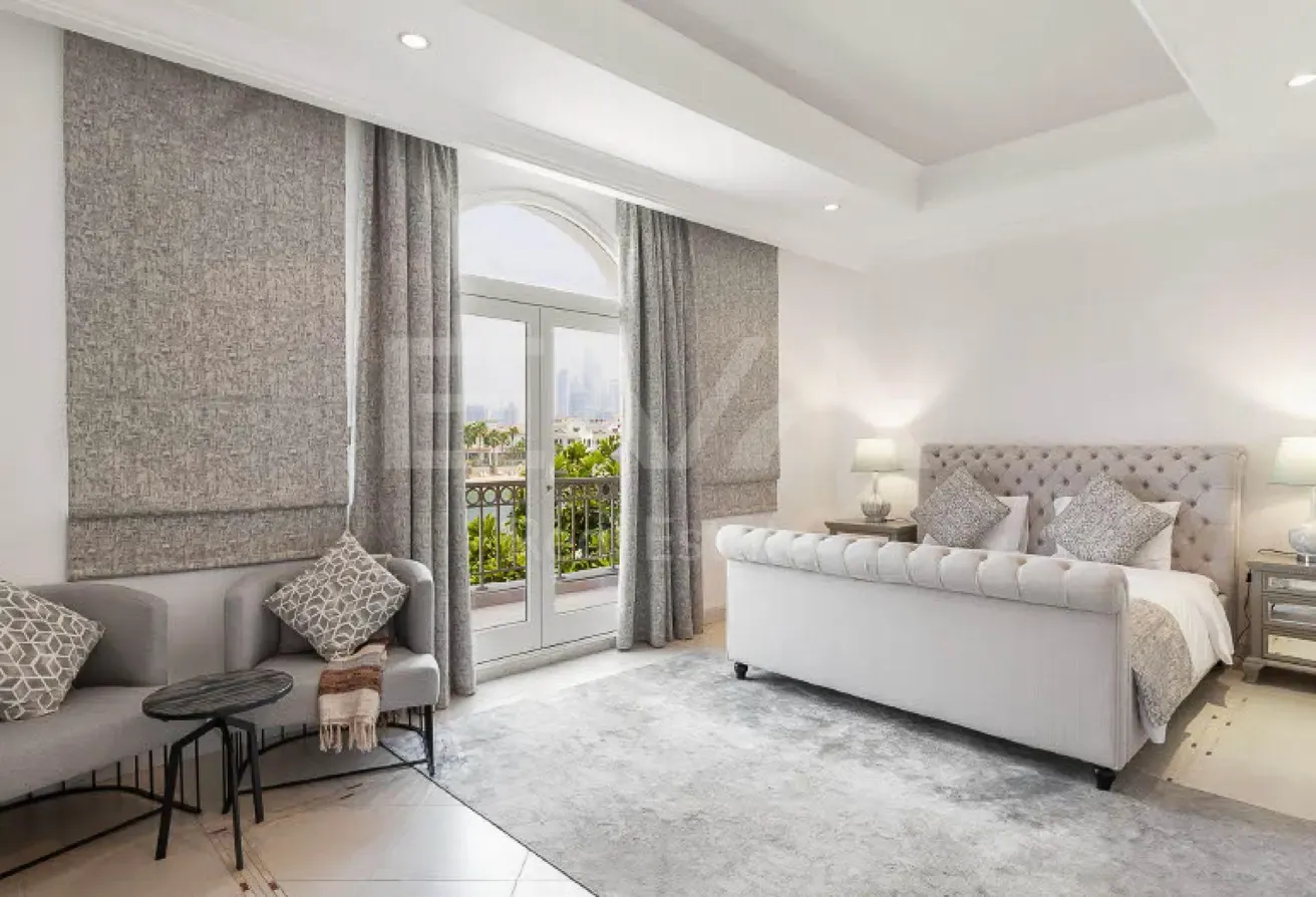 UPGRADED | CENTRAL ROTUNDA | FULLY FURNISHED