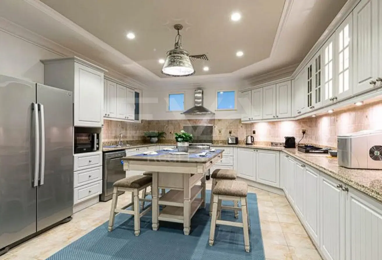 UPGRADED | CENTRAL ROTUNDA | FULLY FURNISHED