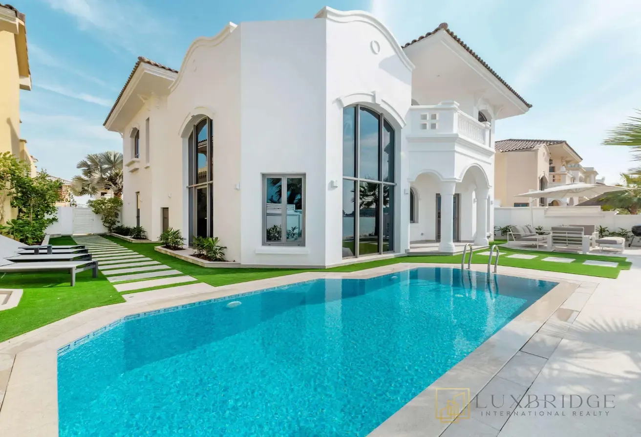Vacant | Luxurious Villa | Sea View