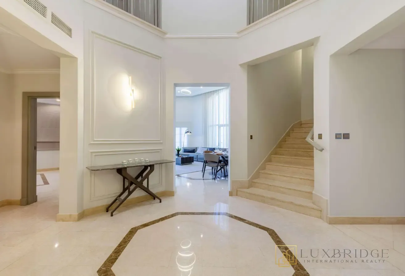 Vacant | Luxurious Villa | Sea View