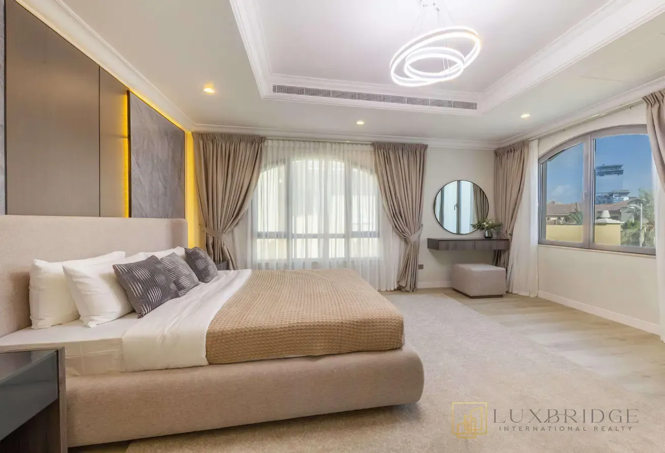 Vacant | Luxurious Villa | Sea View