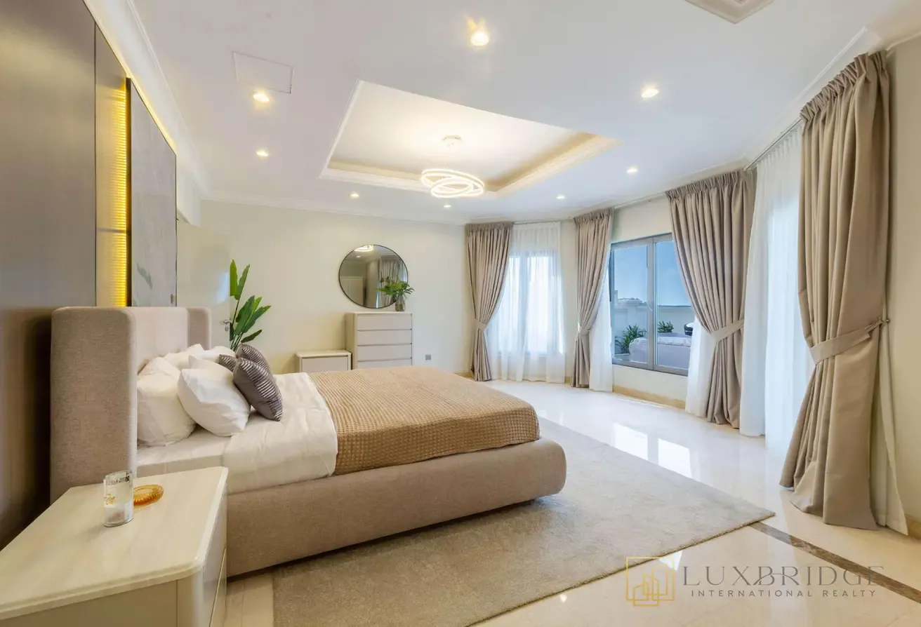 Vacant | Luxurious Villa | Sea View