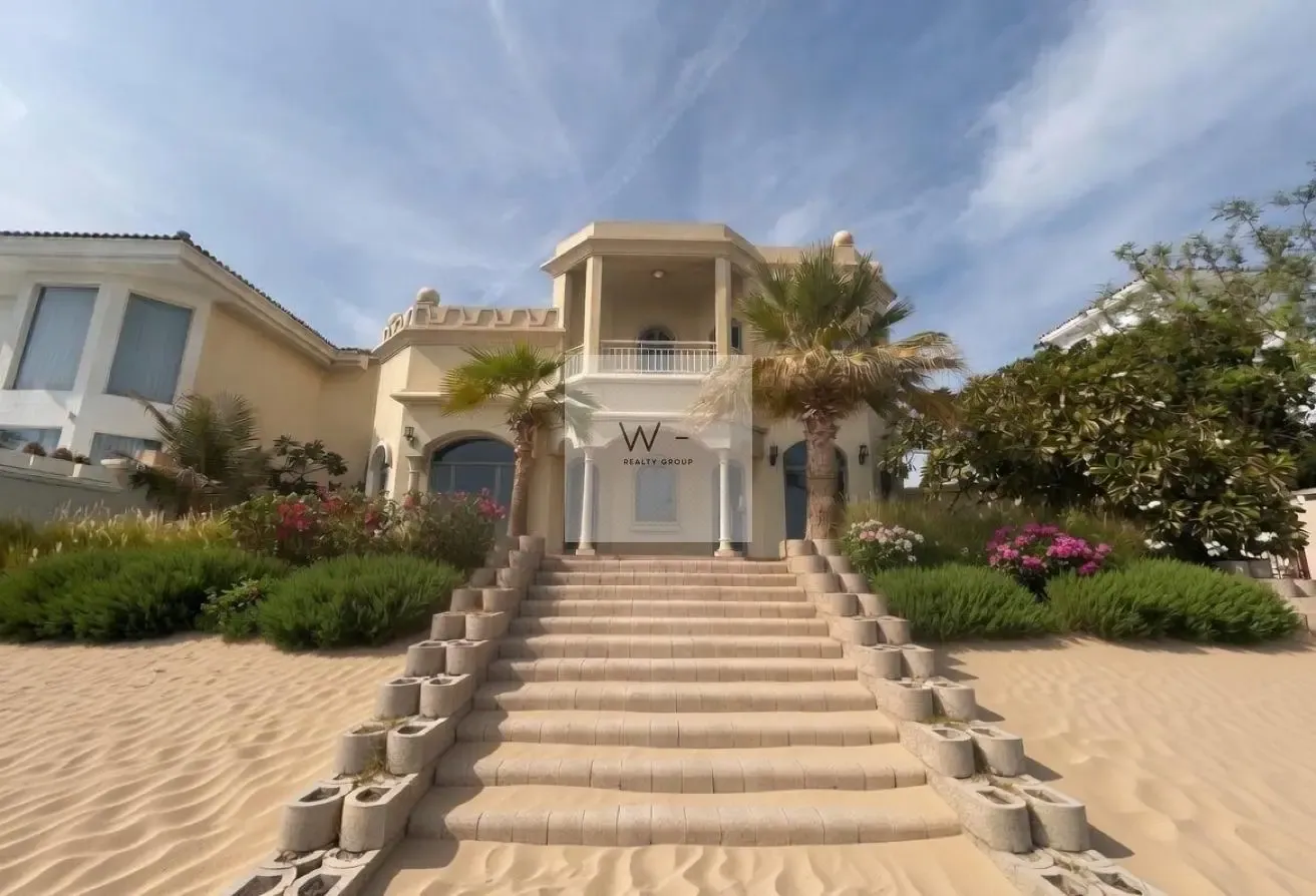 4‑Bedroom Rotunda Villa Skyline views