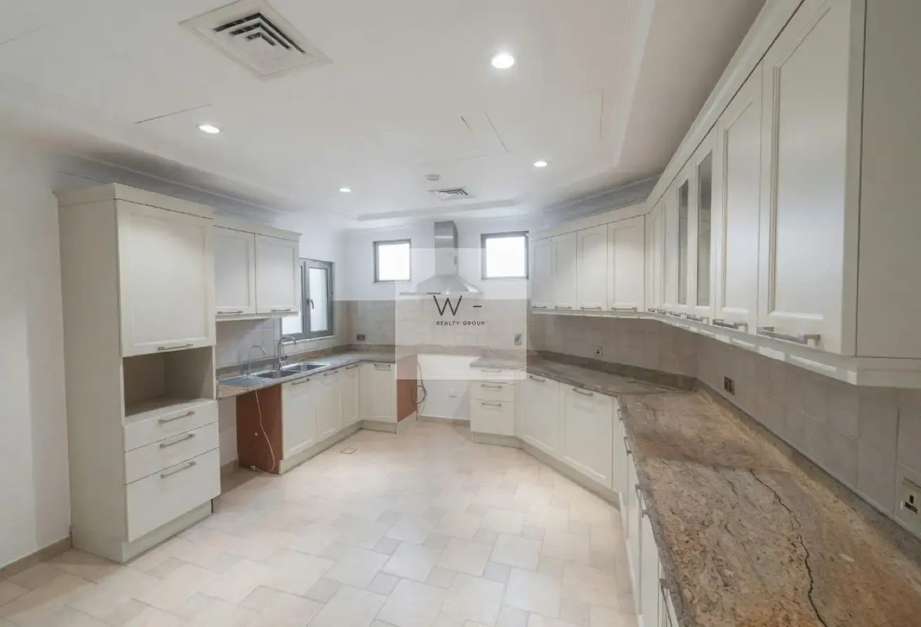 4‑Bedroom Rotunda Villa Skyline views