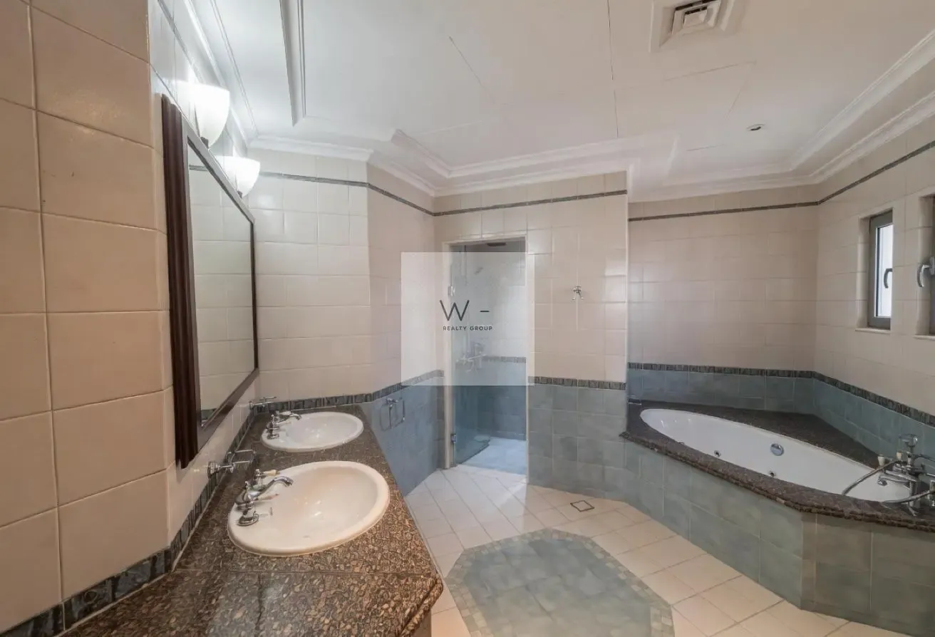 4‑Bedroom Rotunda Villa Skyline views