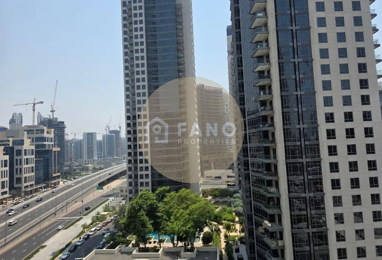 Vacant | Partial Burj View -  Spacious