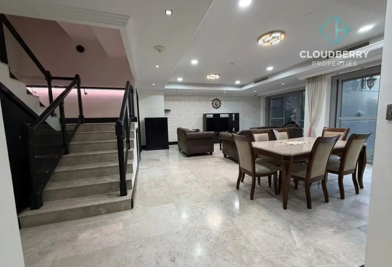 Garden Apartment | Duplex | Burj Khalifa View
