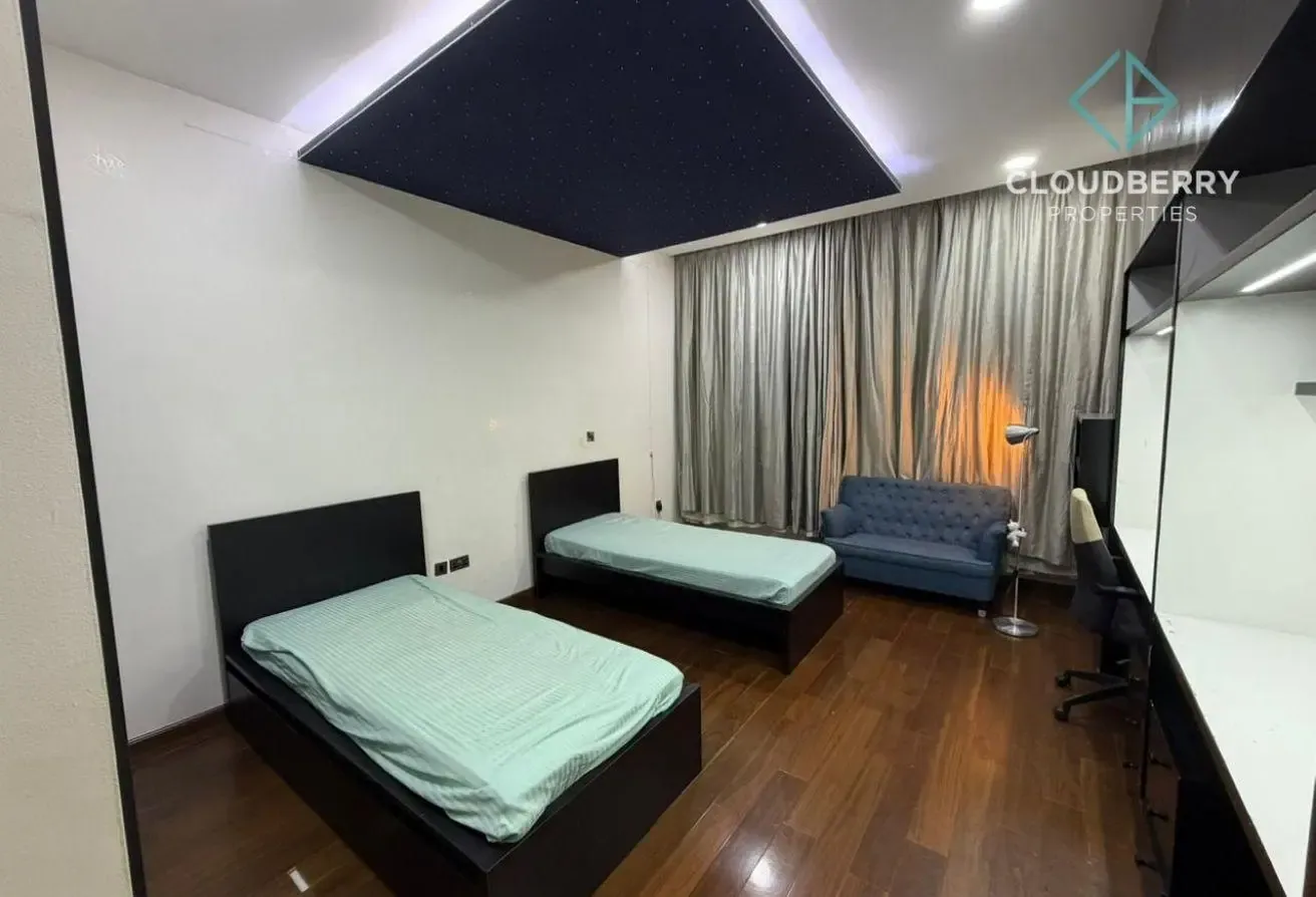 Garden Apartment | Duplex | Burj Khalifa View