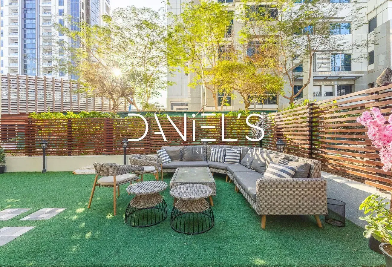 Furnished | Private Garden | Mid August