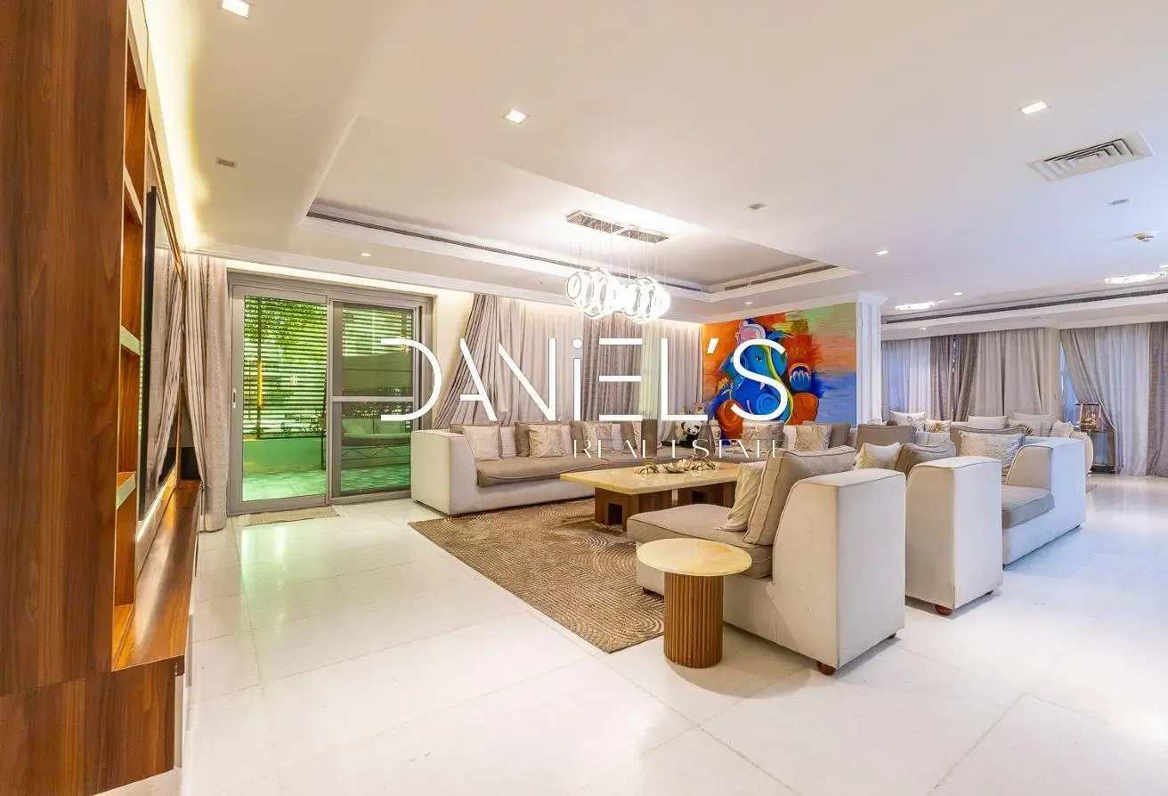 Furnished | Private Garden | Mid August