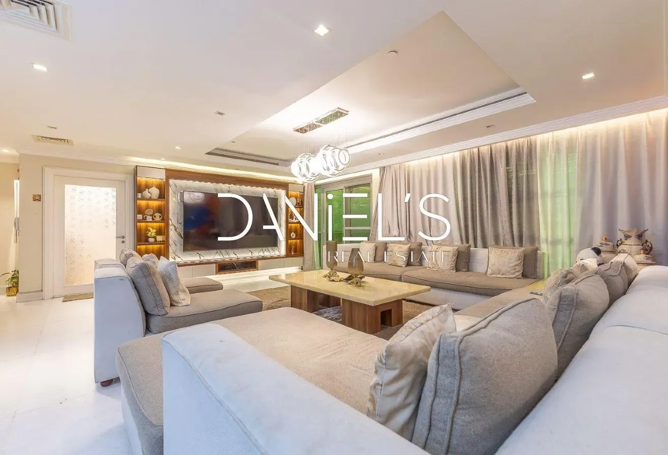 Furnished | Private Garden | Mid August