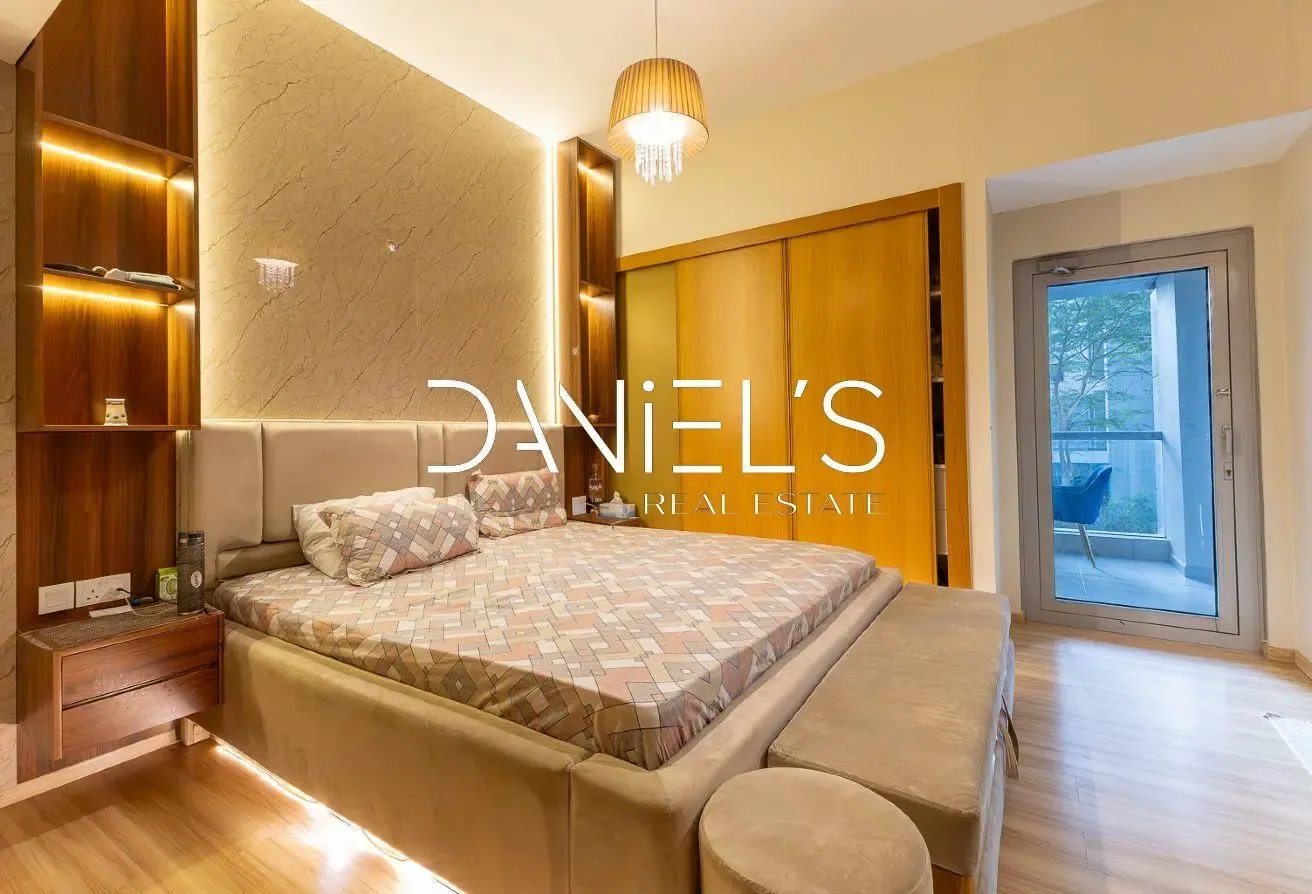 Furnished | Private Garden | Mid August