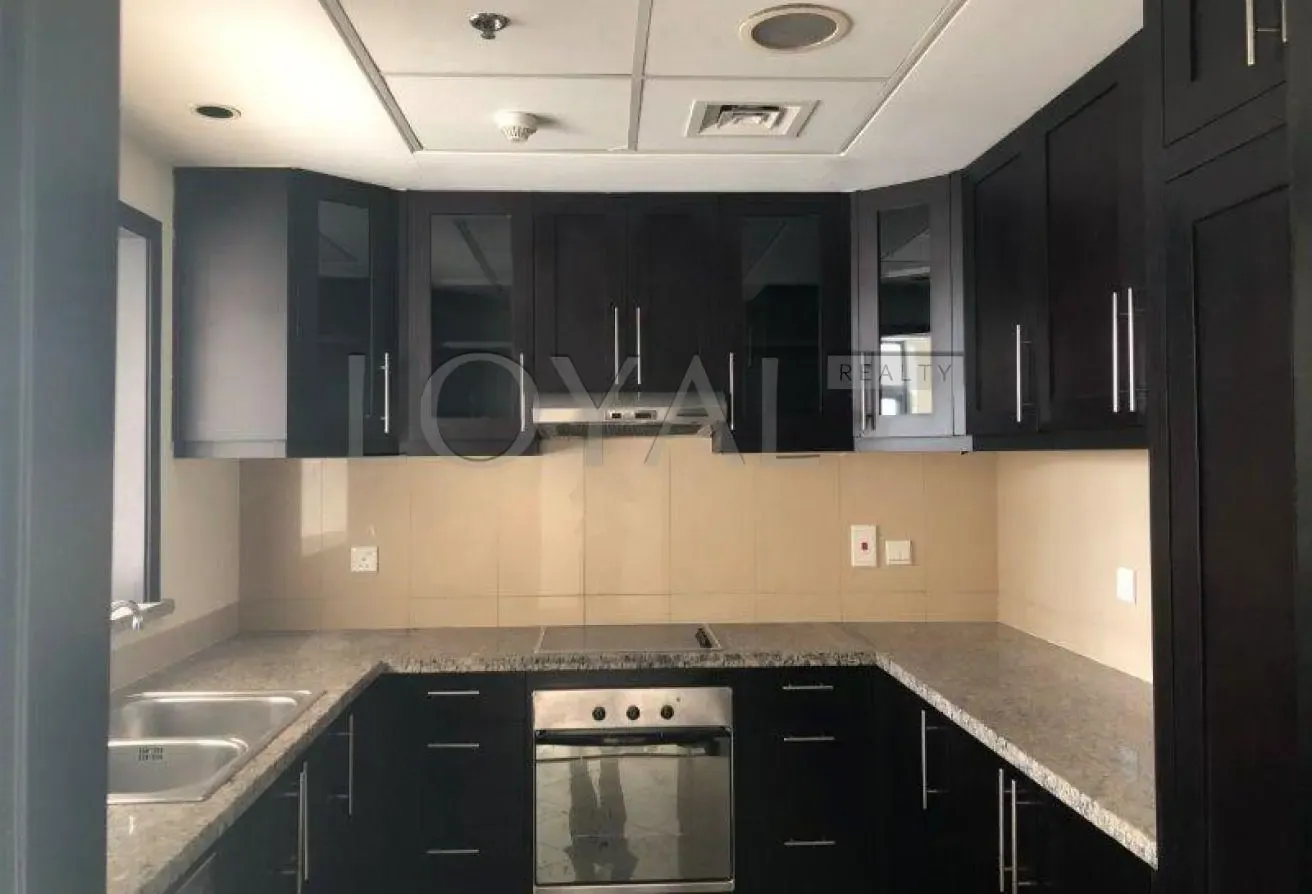 Full golf course view/On high floor/Great location