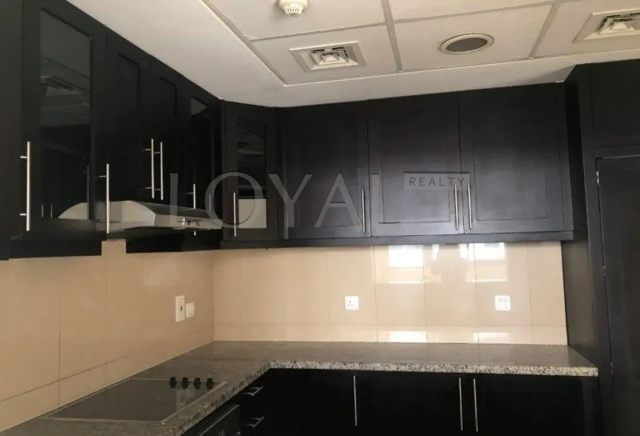 Full golf course view/On high floor/Great location