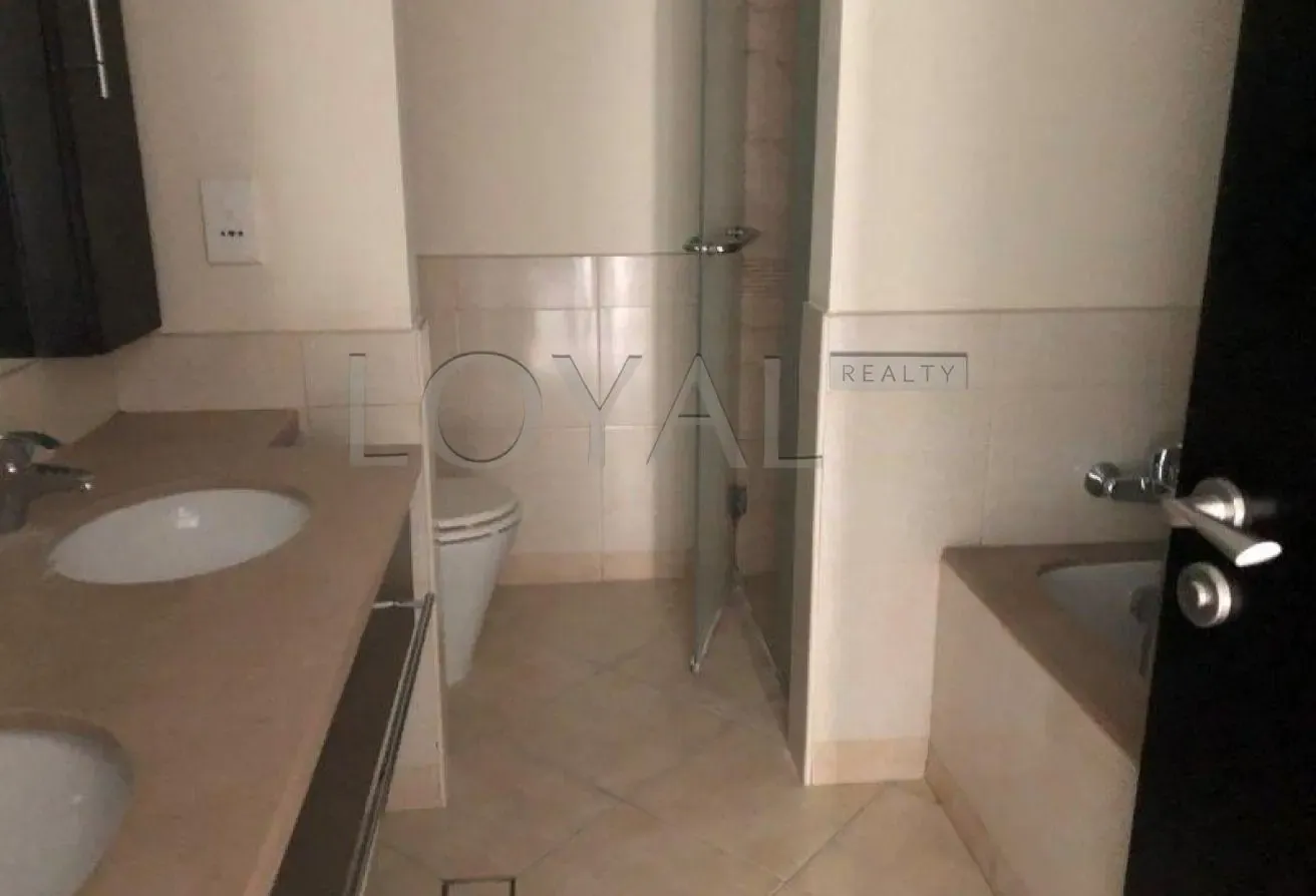 Full golf course view/On high floor/Great location