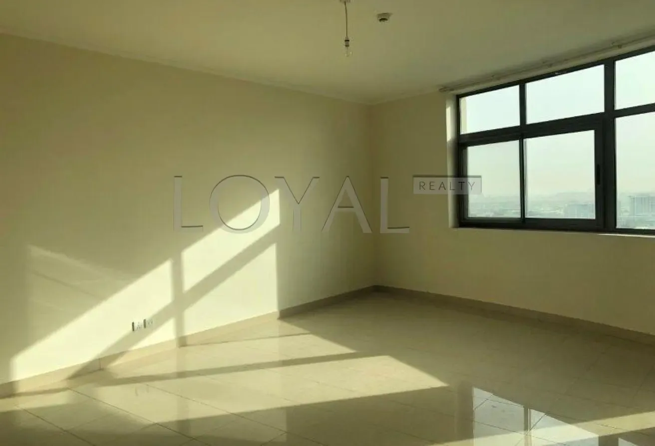 Full golf course view/On high floor/Great location