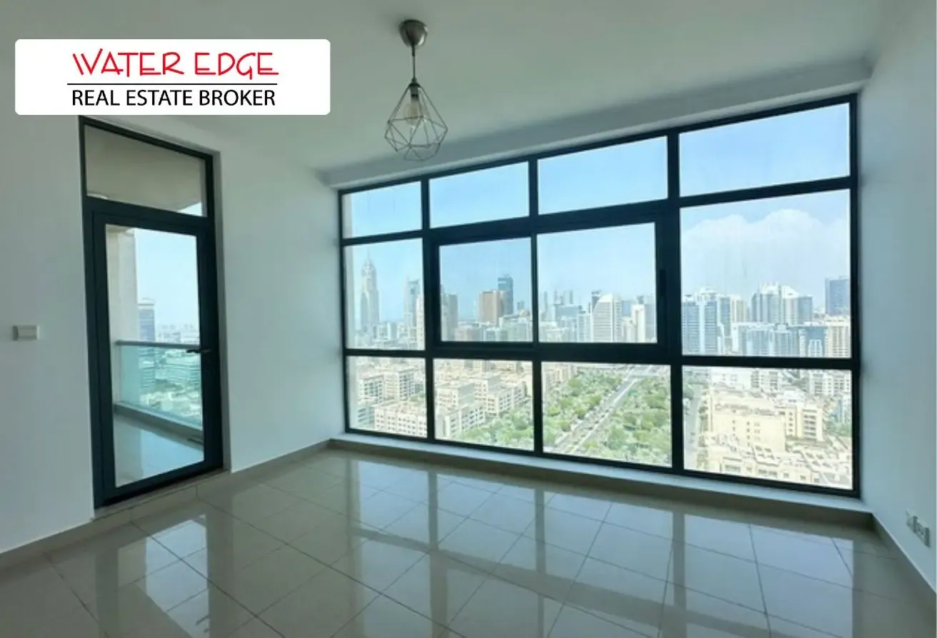 Spectacular Canal | Spacious | Good Condition