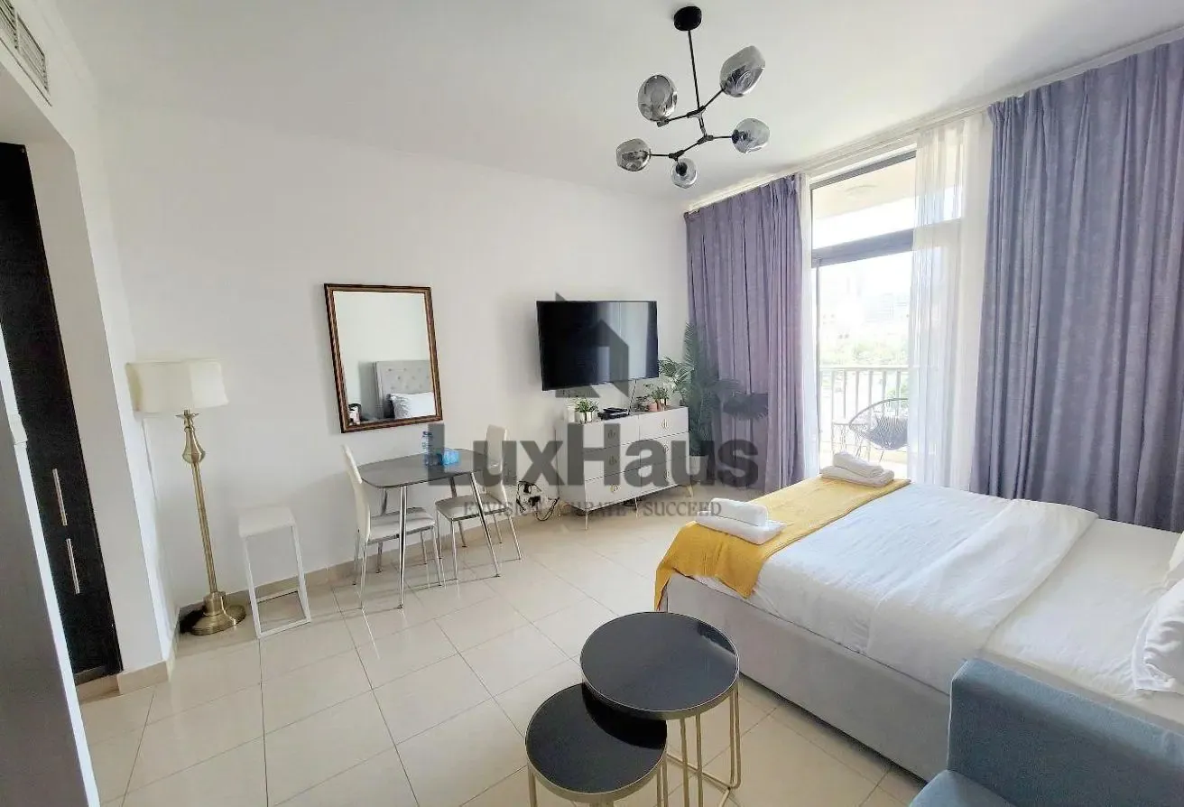 Fully Furnished| Full Canal View| Chiller Free