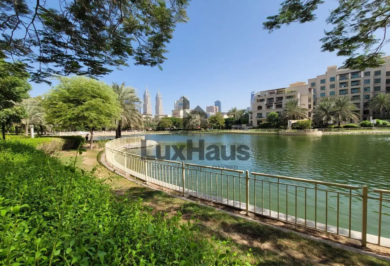 Fully Furnished| Full Canal View| Chiller Free