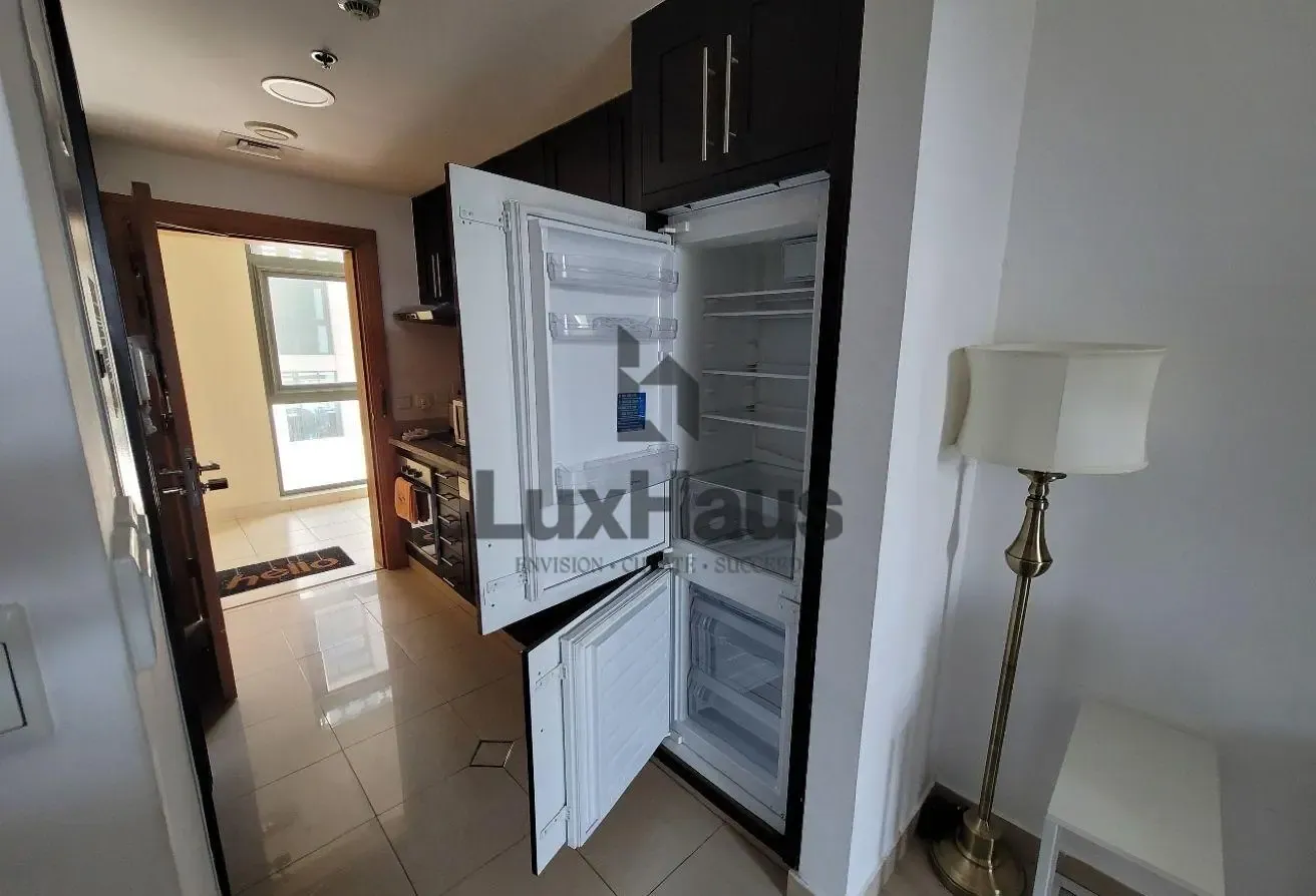 Fully Furnished| Full Canal View| Chiller Free