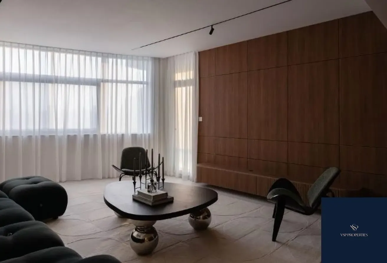 Fully Upgraded ,Golf Course View, 12 Cheques