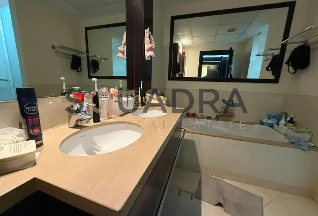 Stunning Golf Course View / 2BR / Prime Location