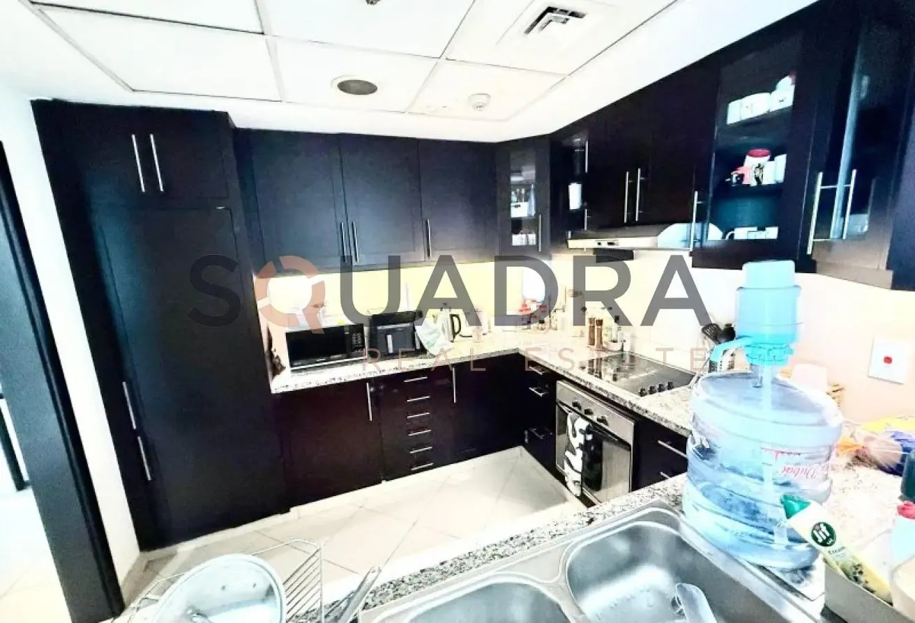 Stunning Golf Course View / 2BR / Prime Location