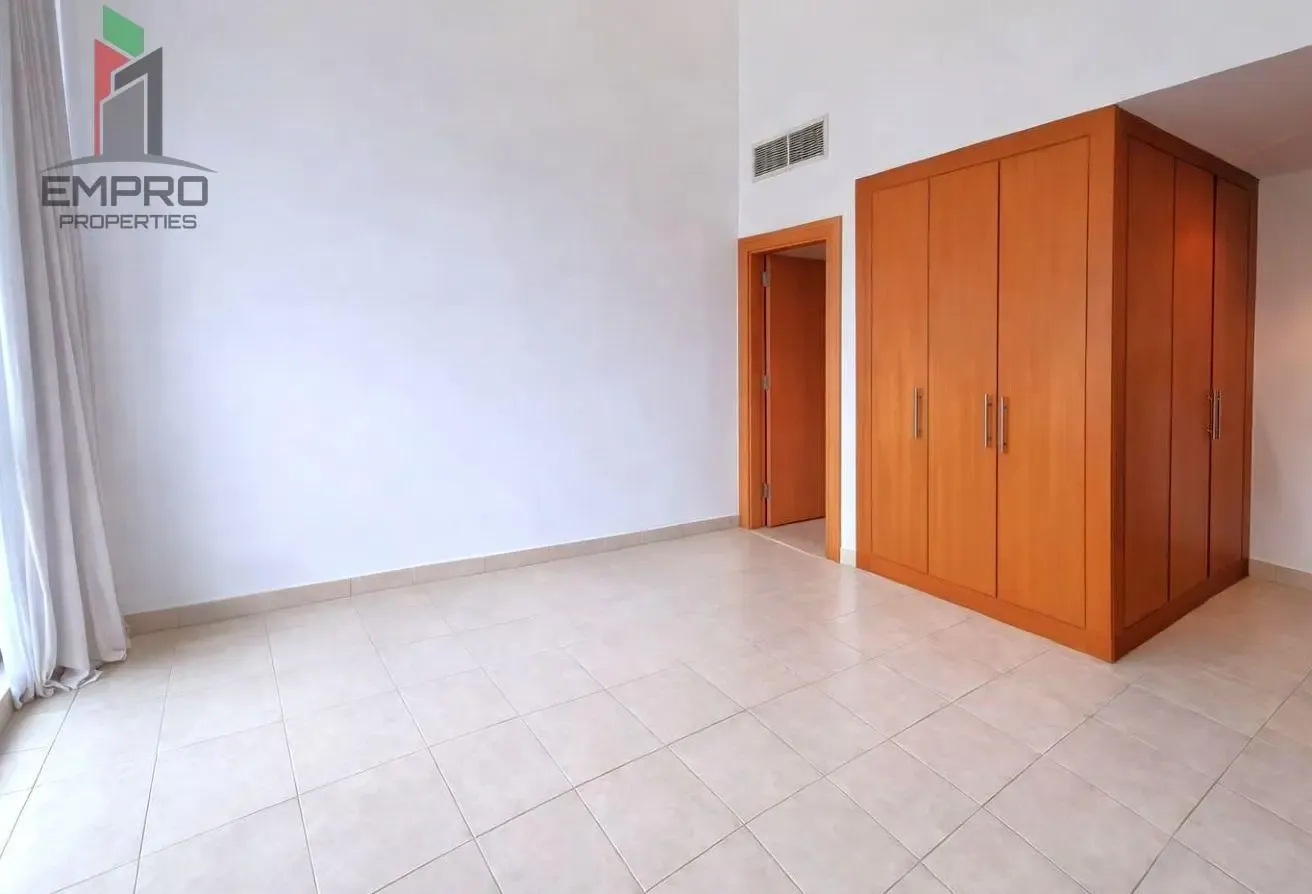 Chiller Free l Spacious Layout l Vacant