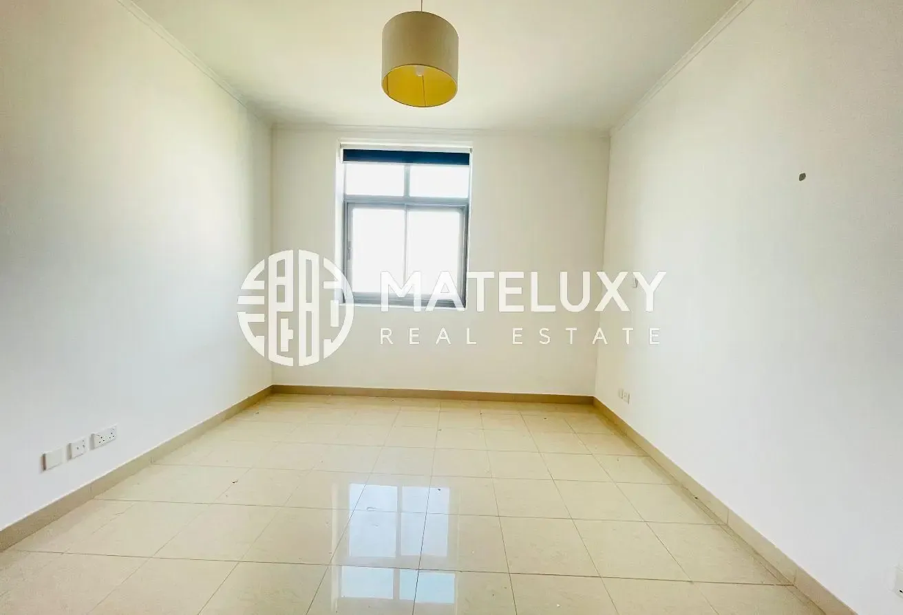 Vacant Now || Canal View || Spacious Unit
