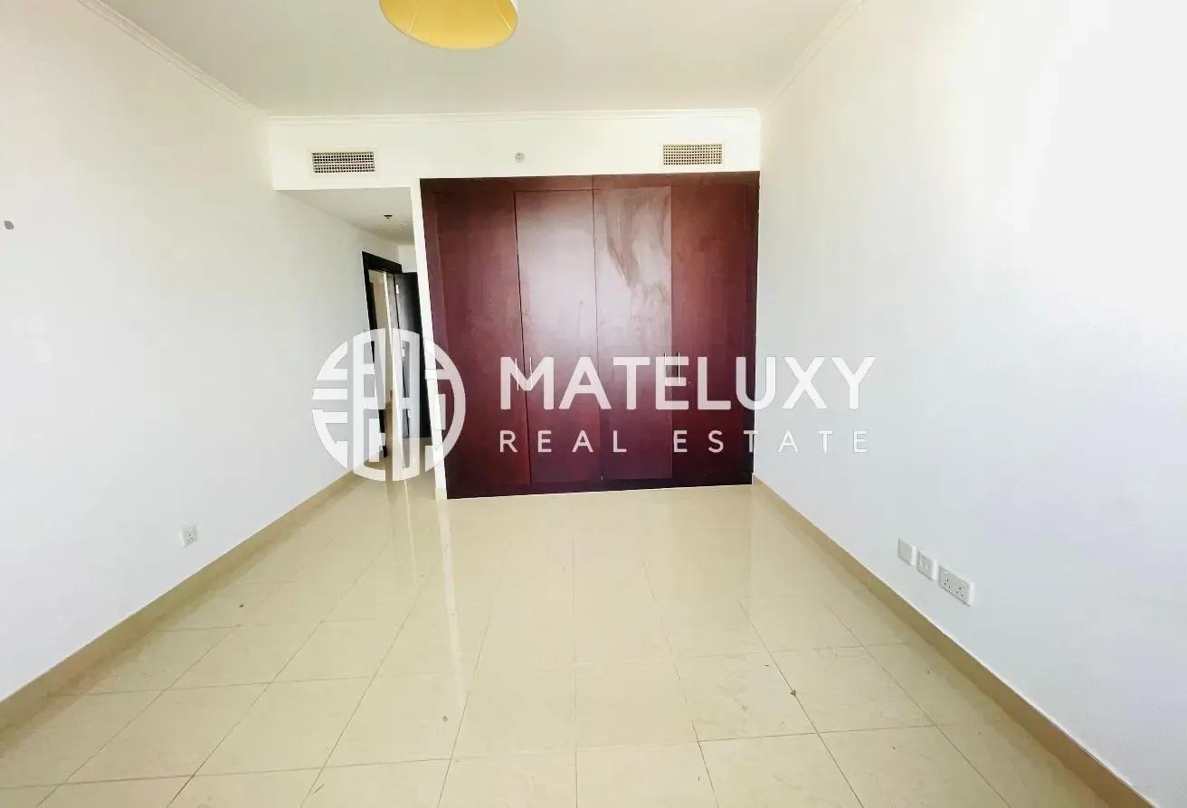 Vacant Now || Canal View || Spacious Unit