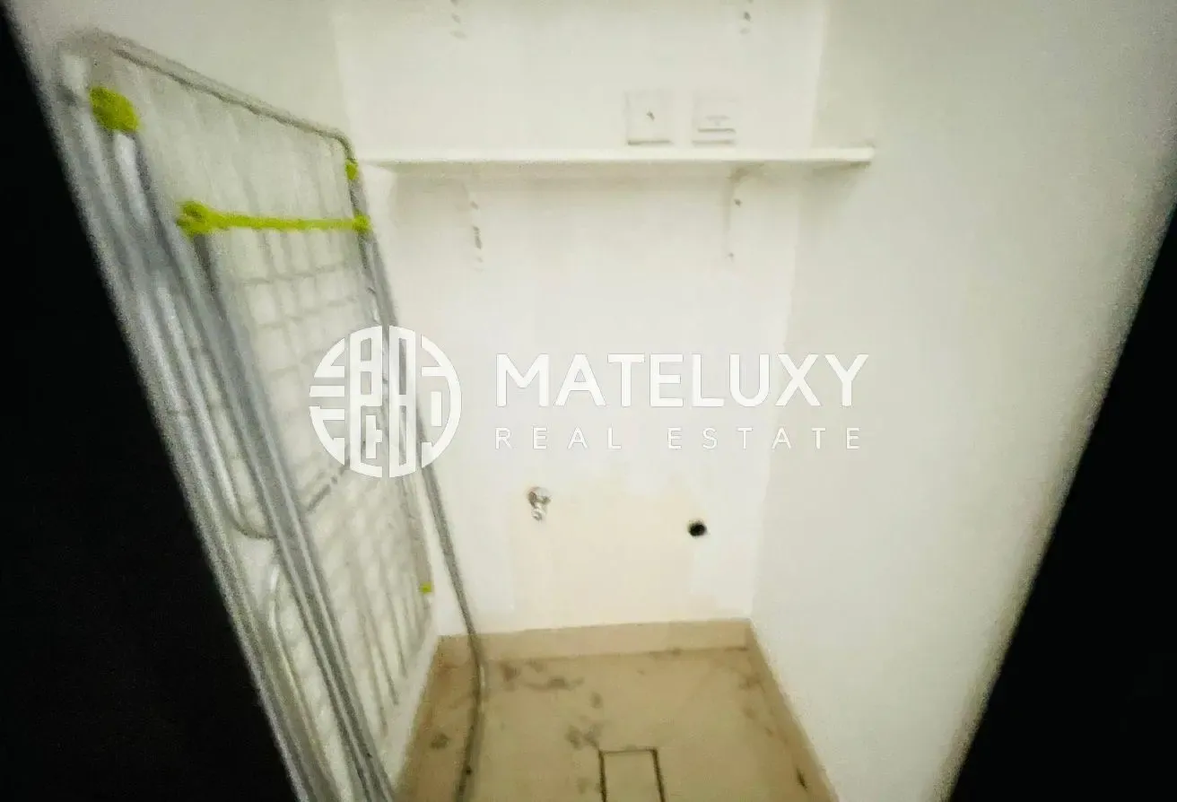 Vacant Now || Canal View || Spacious Unit