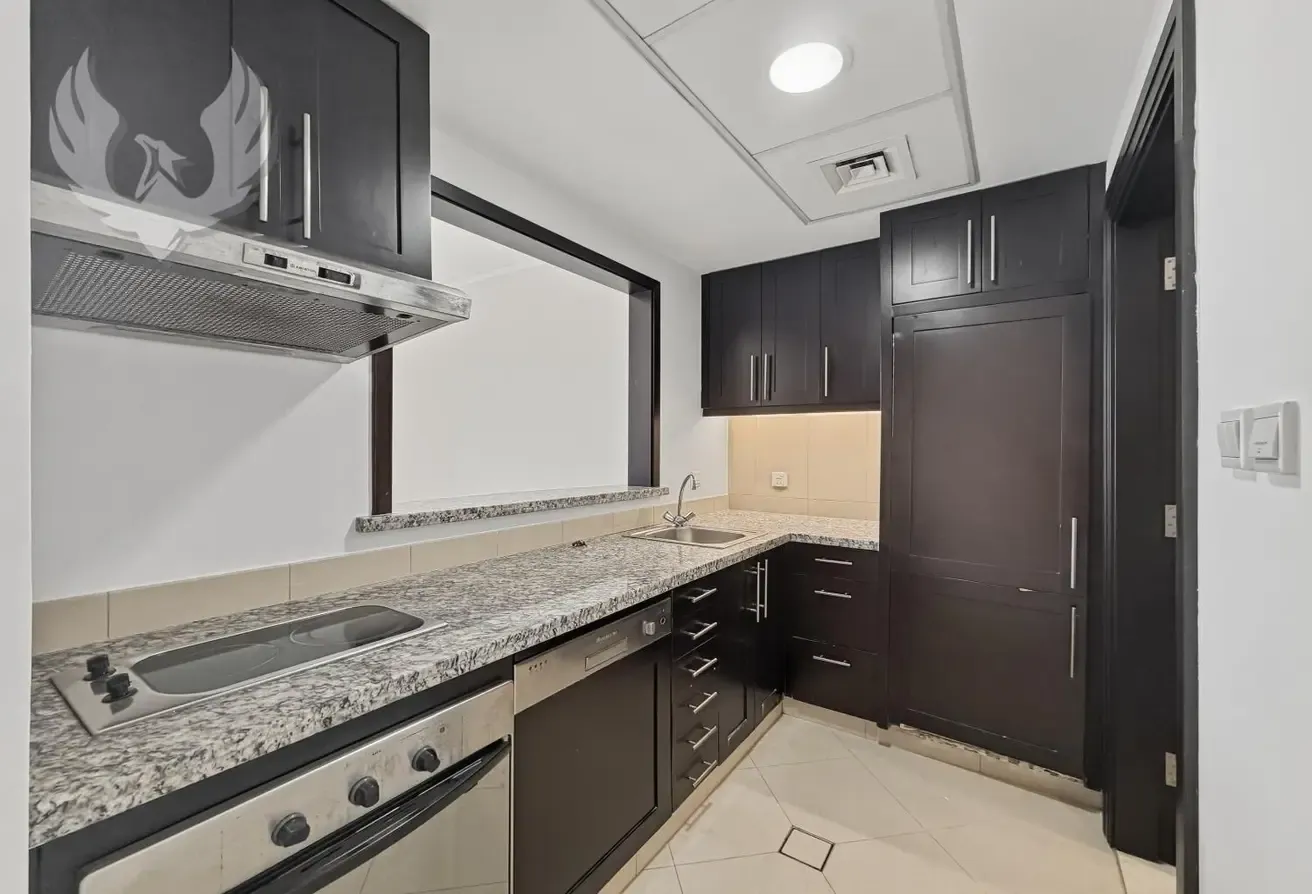 Vacant | Canal View | Unfurnished