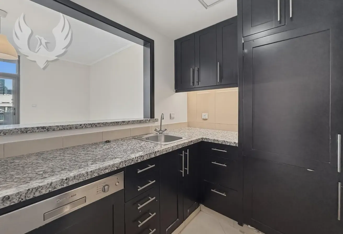 Vacant | Canal View | Unfurnished