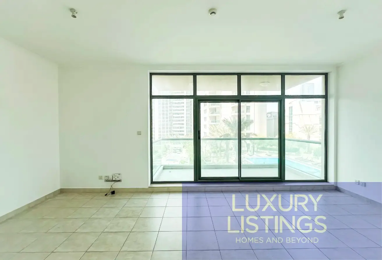 Links East LARGEST 1 Bed with Pool View