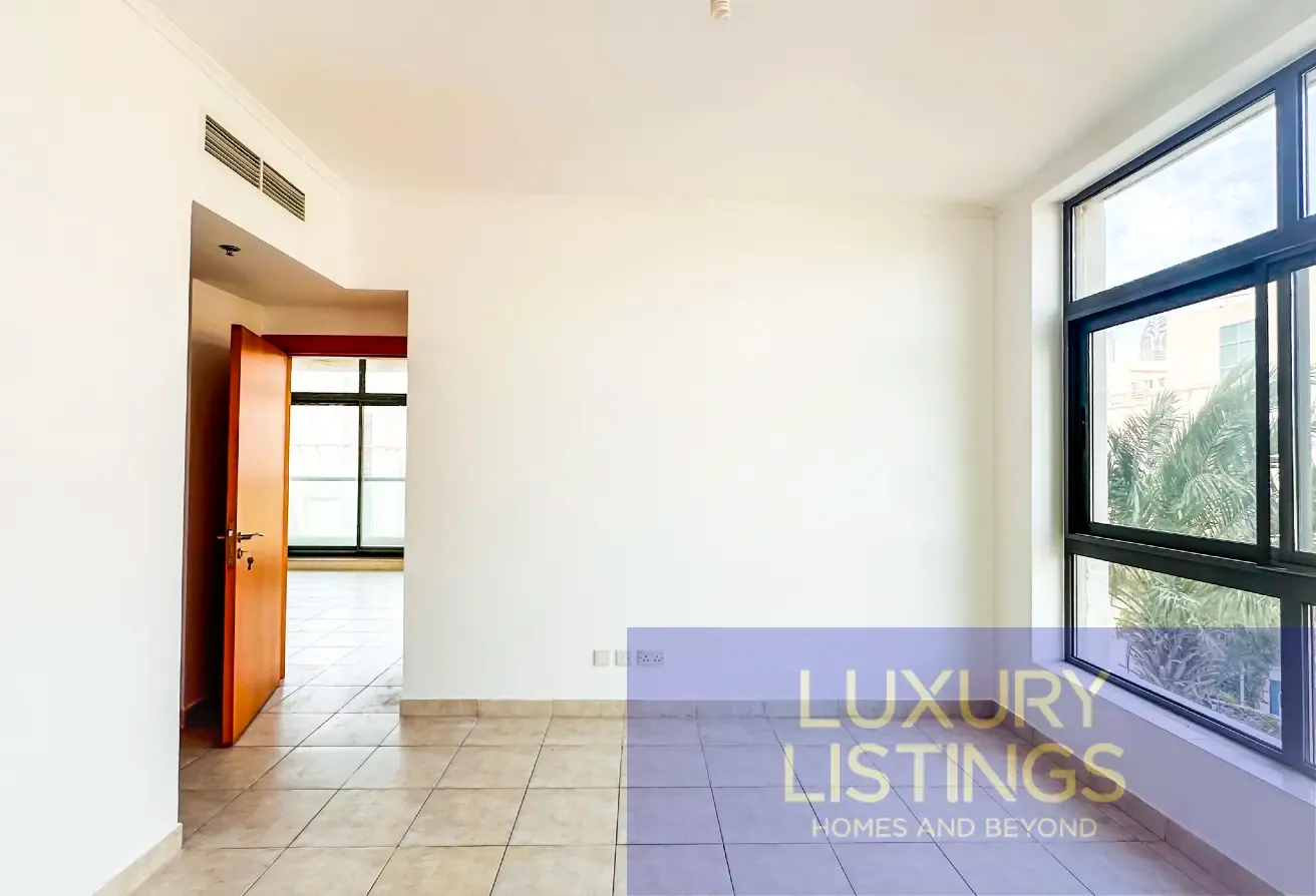 Links East LARGEST 1 Bed with Pool View