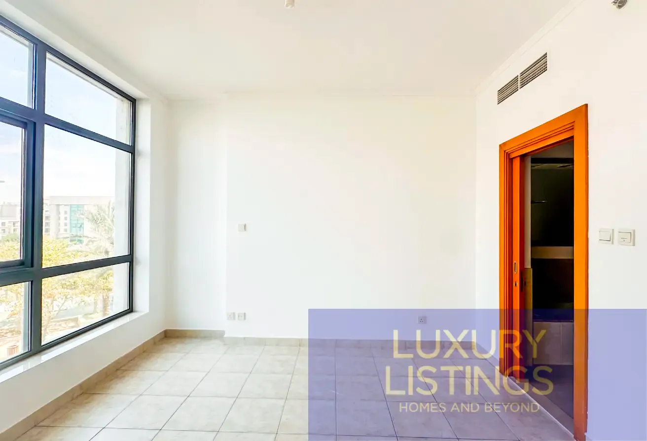 Links East LARGEST 1 Bed with Pool View