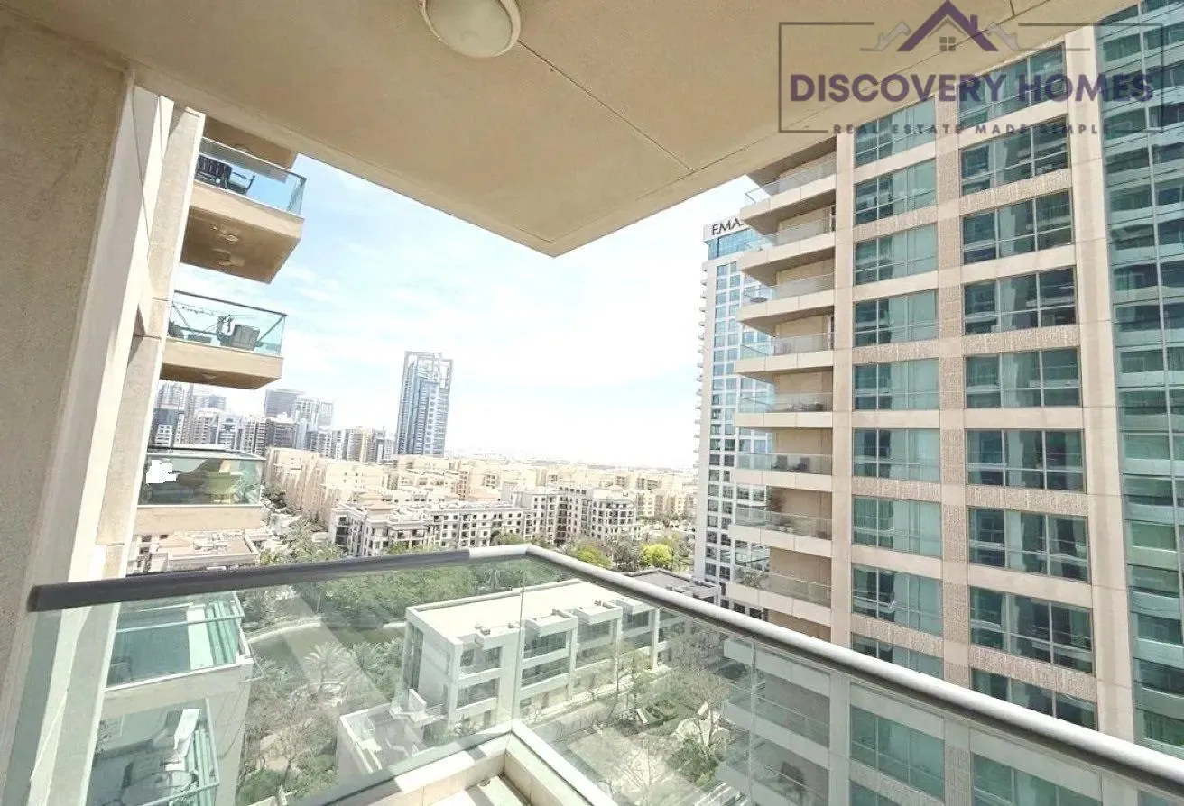 Golf Course View | Lake View | Mid Floor