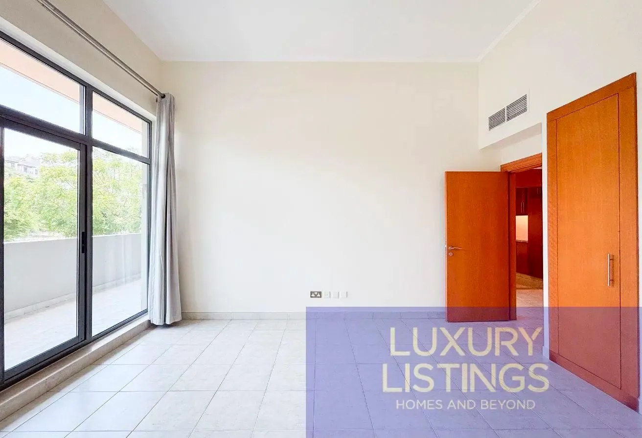 Links Canal Ground Floor 1 Bed Terrace Lake View