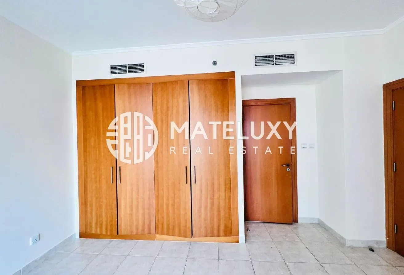 Lake View || Vacant || Properly Maintained