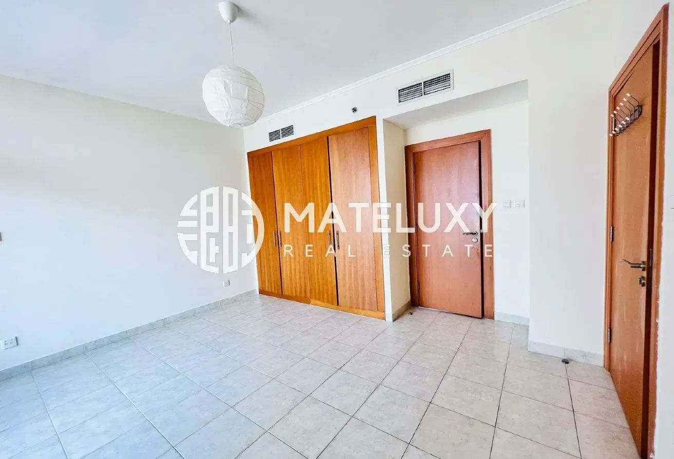Lake View || Vacant || Properly Maintained