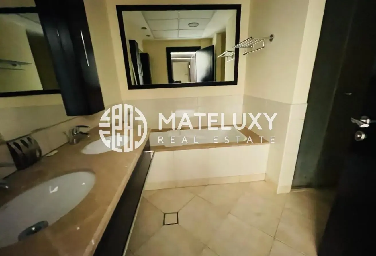 2bhk | Stunning Golf Course View |  Chiller Free