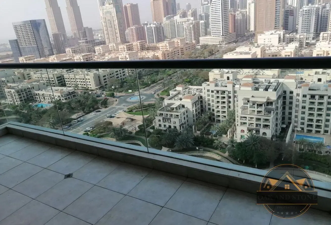 Canal and city View | Chiller Free | Nicely Kept
