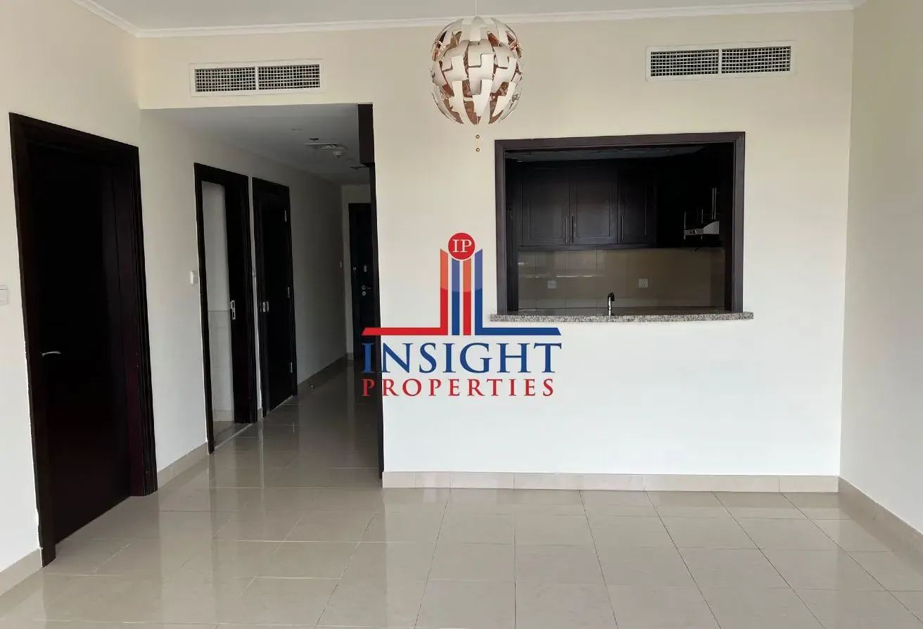 1 B/R APT | UNFURNISHED | PARTIAL LAKE VIEW