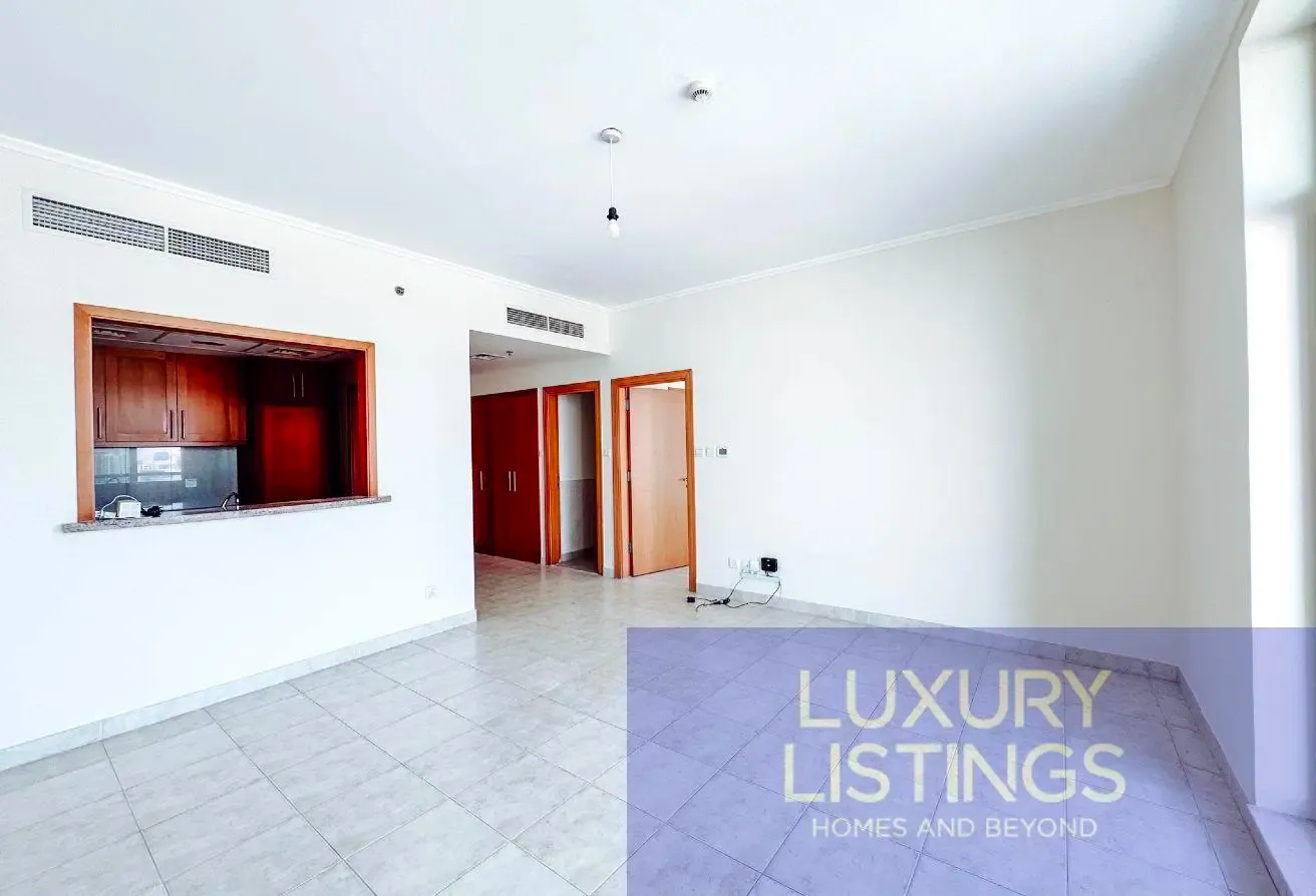 Pristine condition Unfurnished Links East 1 Bed