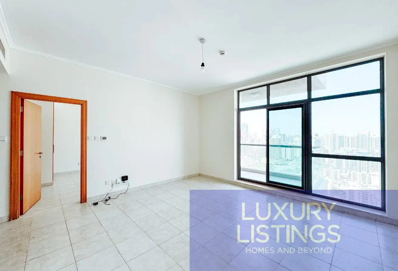 Pristine condition Unfurnished Links East 1 Bed