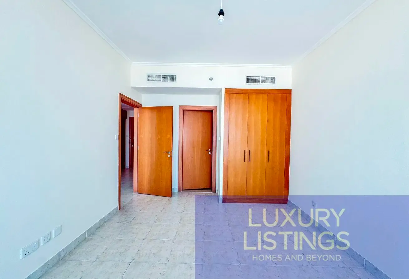 Pristine condition Unfurnished Links East 1 Bed