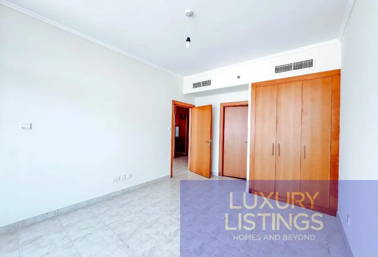 Pristine condition Unfurnished Links East 1 Bed