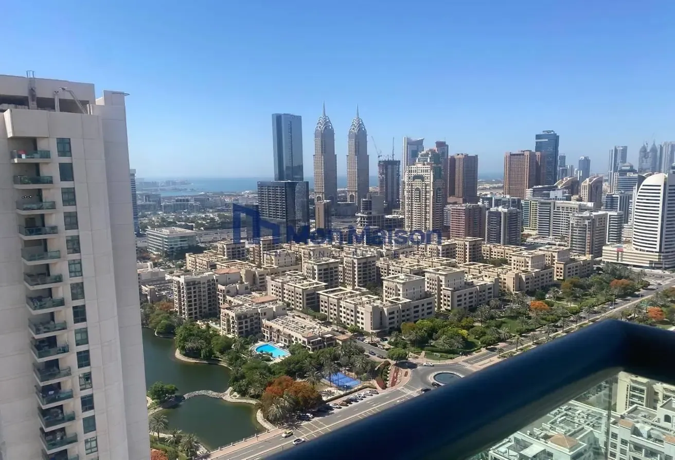 Exclusive | Sea and Lake View | Bright Unit